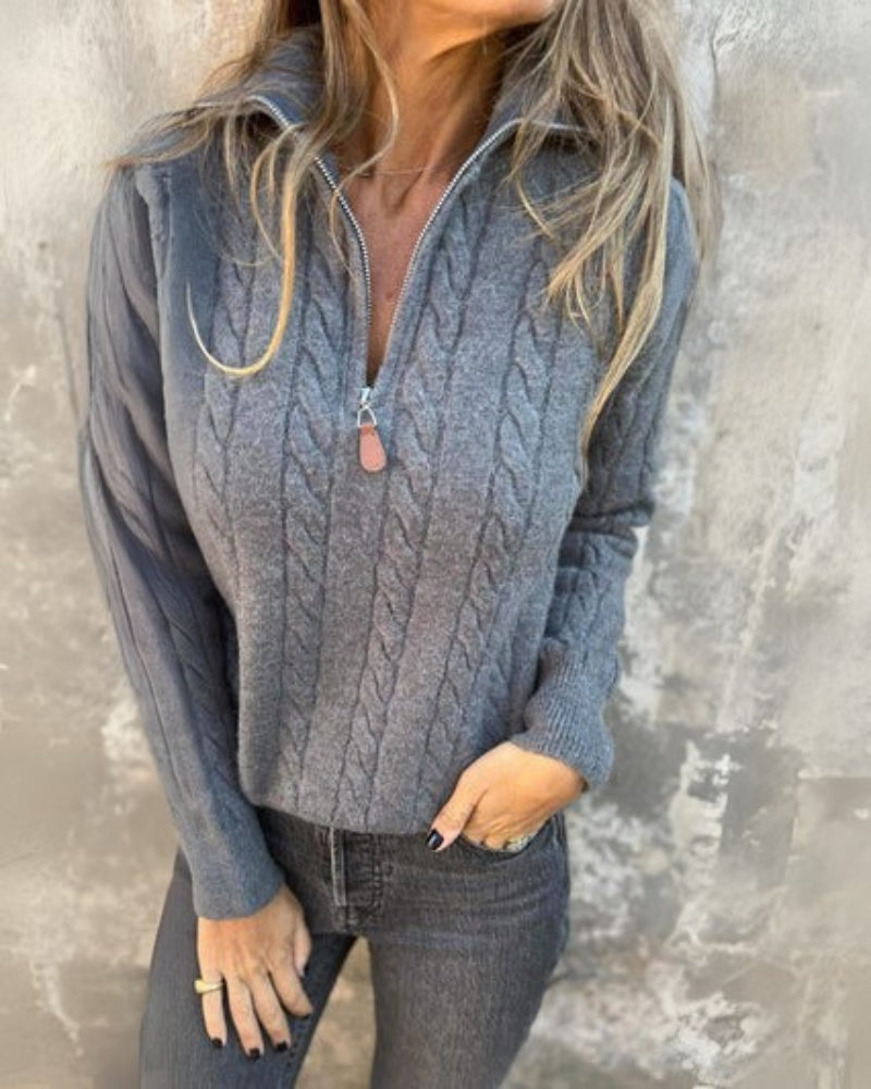 Suéter Feminino Trançado com Gola Alta e Zíper Frontal Ivana