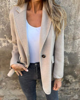 Blazer Feminino de Alfaiataria com Botão Único e Corte Reto Renata
