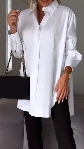 Camisa e blusa branca com fenda e lapela