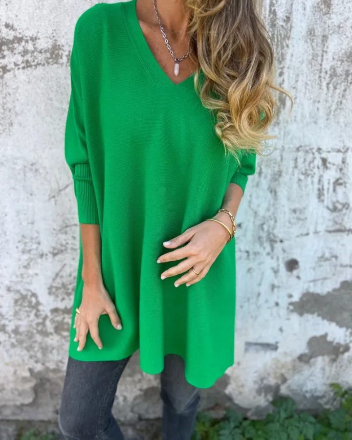 Blusa Feminina Oversized com Decote V em Malha Leve Júlia
