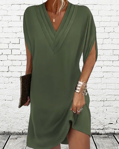 Vestido Sofisticado com Mangas Fendadas em Cor Sólida