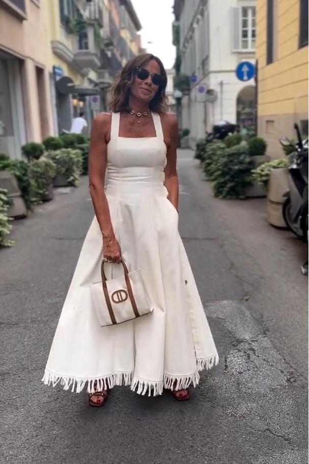 Vestido Maxi Boho Branco com Franjas e Bolsos