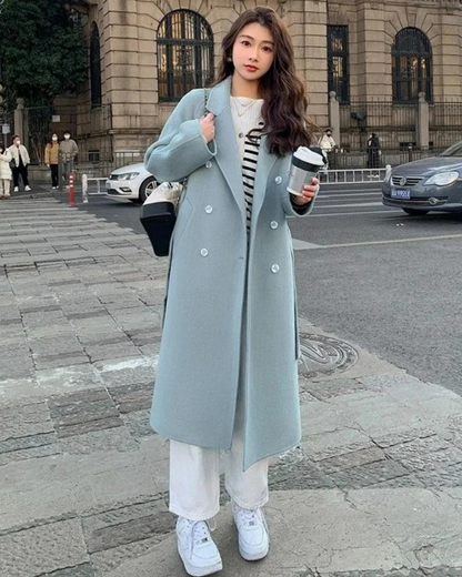 Sobretudo Feminino com Corte Reto e Lapela Elegante Nadia