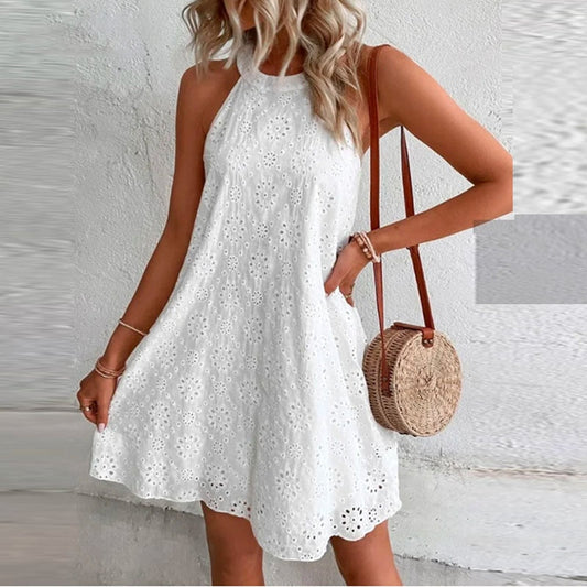 Vestido Feminino Curto em Laise Gola Redonda