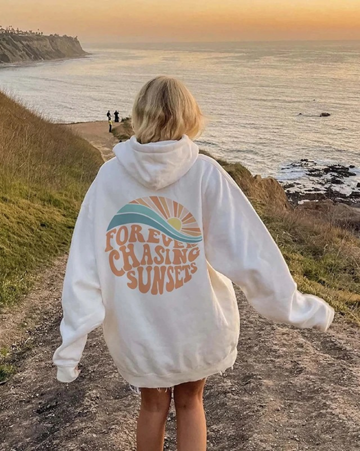 Moletom Feminino com Capuz 'Forever Chasing Sunsets' Nina