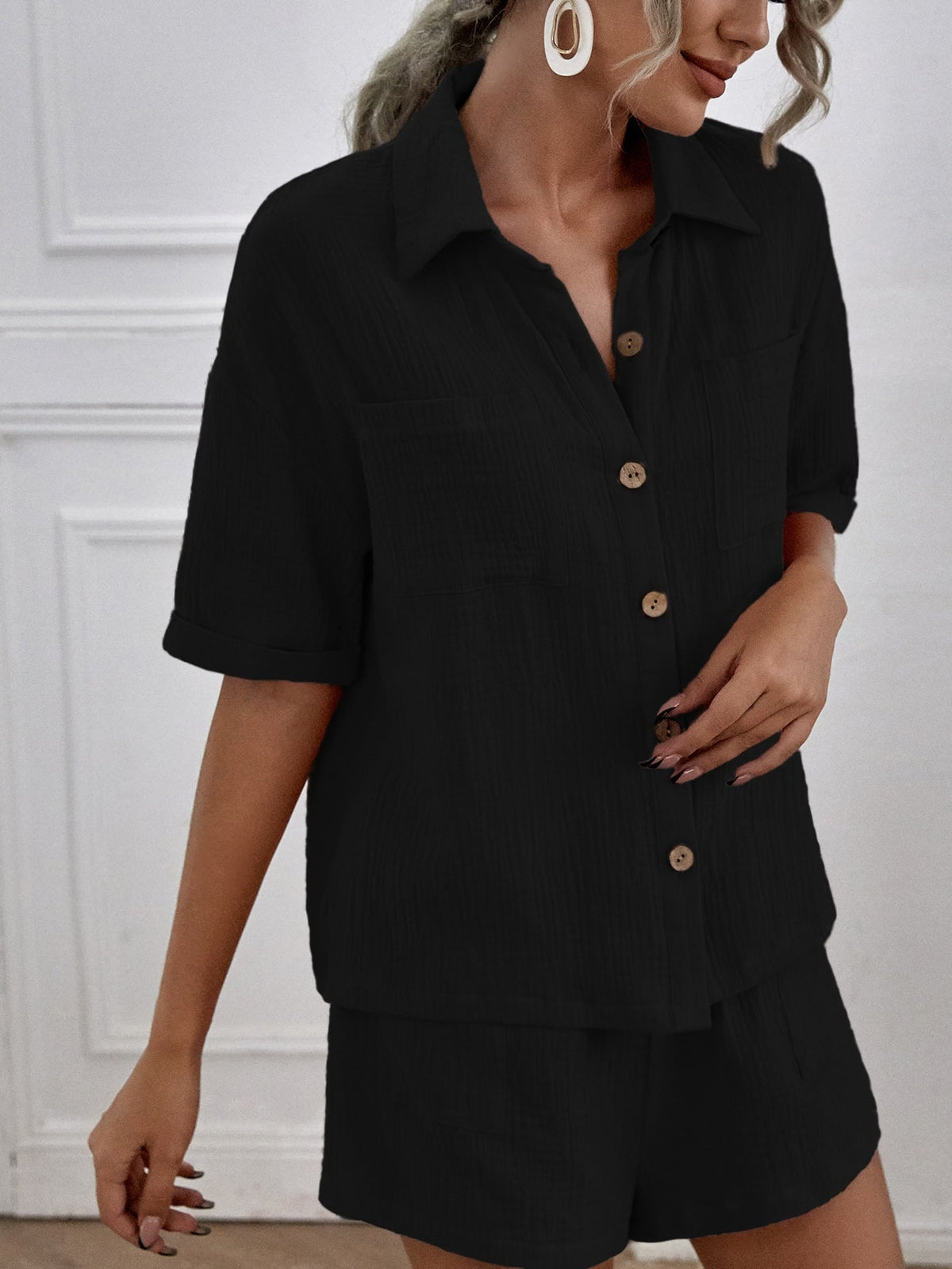 Camisa com Bolsos Duplos e Shorts de Linho Preto / P (BR 38-40)