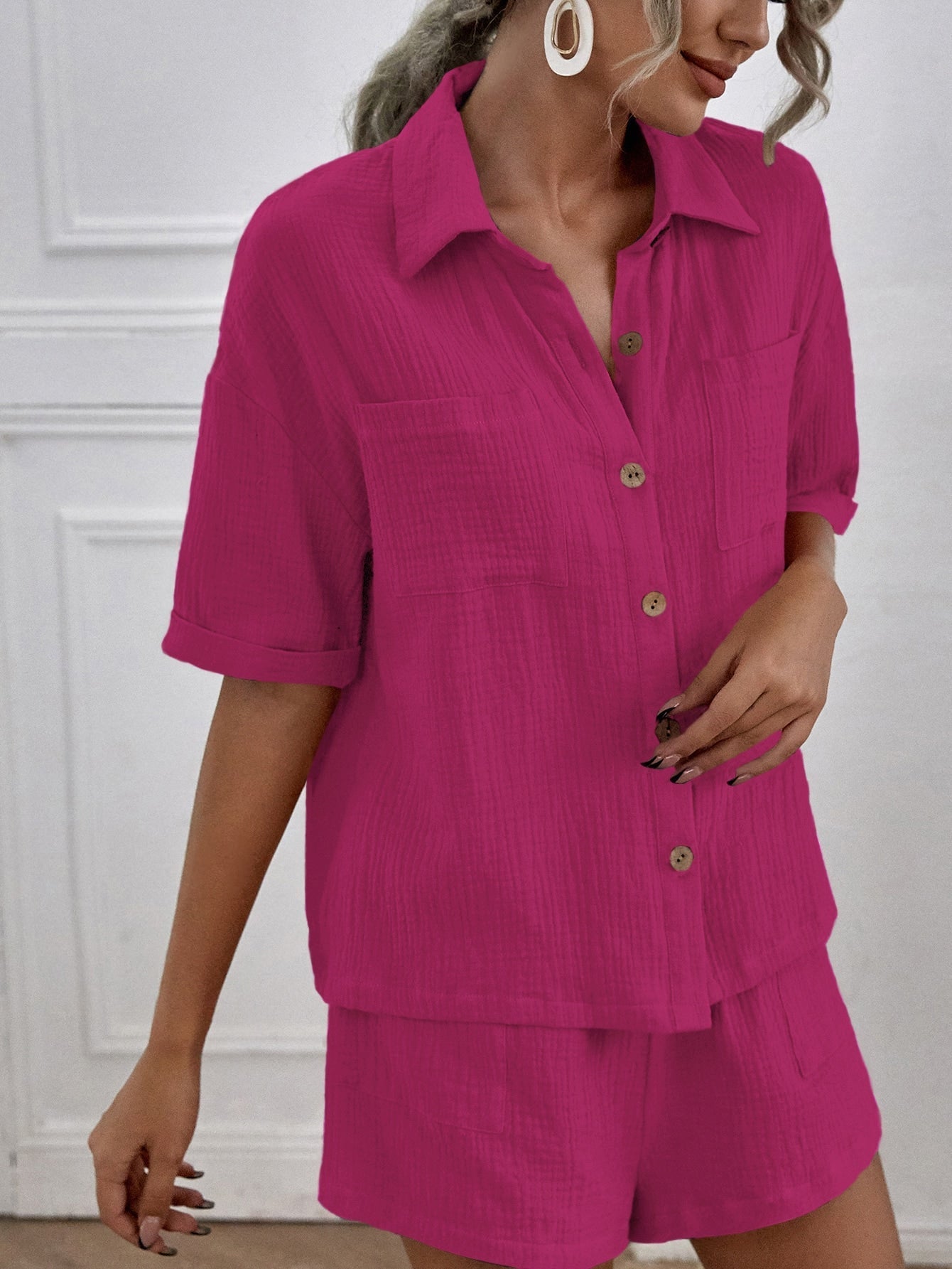 Camisa com Bolsos Duplos e Shorts de Linho
