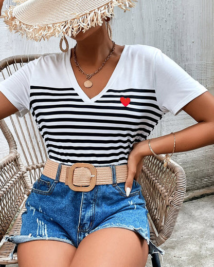 Camiseta Feminina Listrada Decote V