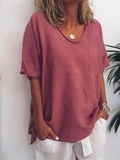 Camiseta feminina plus size de manga curta com decote em V