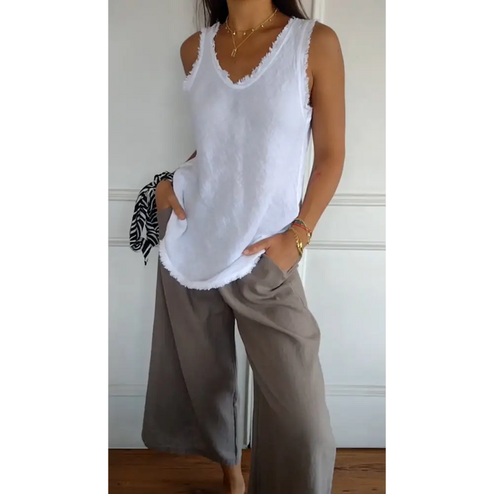 Colete de Algodão e Linho com Decote em V e Bordas Rústicas