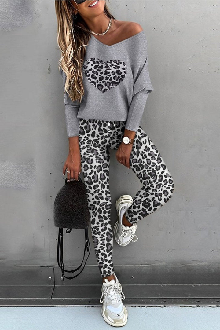 Conjunto Casual de Blusa de Manga Longa e Calças com Estampa de Leopardo
