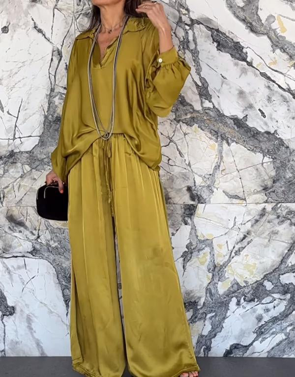 Conjunto de Calças de Cetim com Decote em V