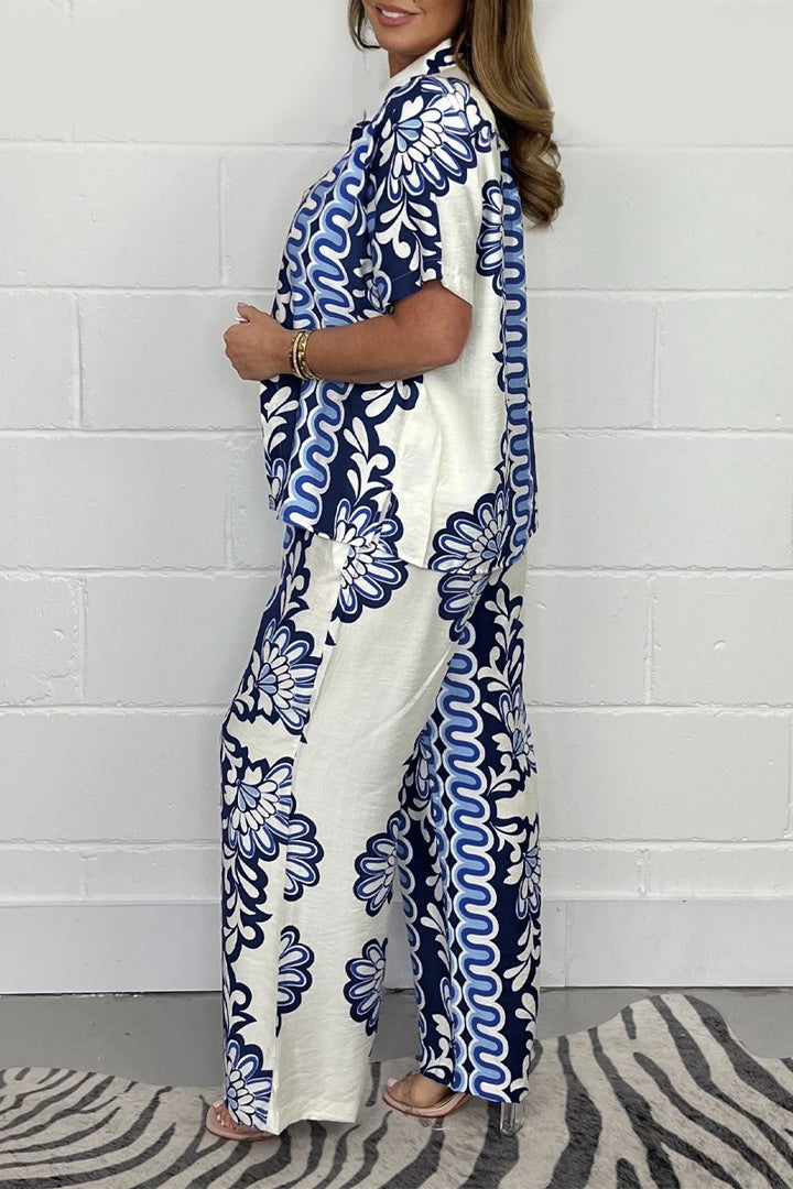 Conjunto de Camisa Estampada e Calças