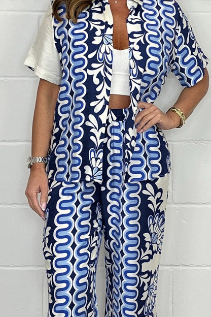 Conjunto de Camisa Estampada e Calças