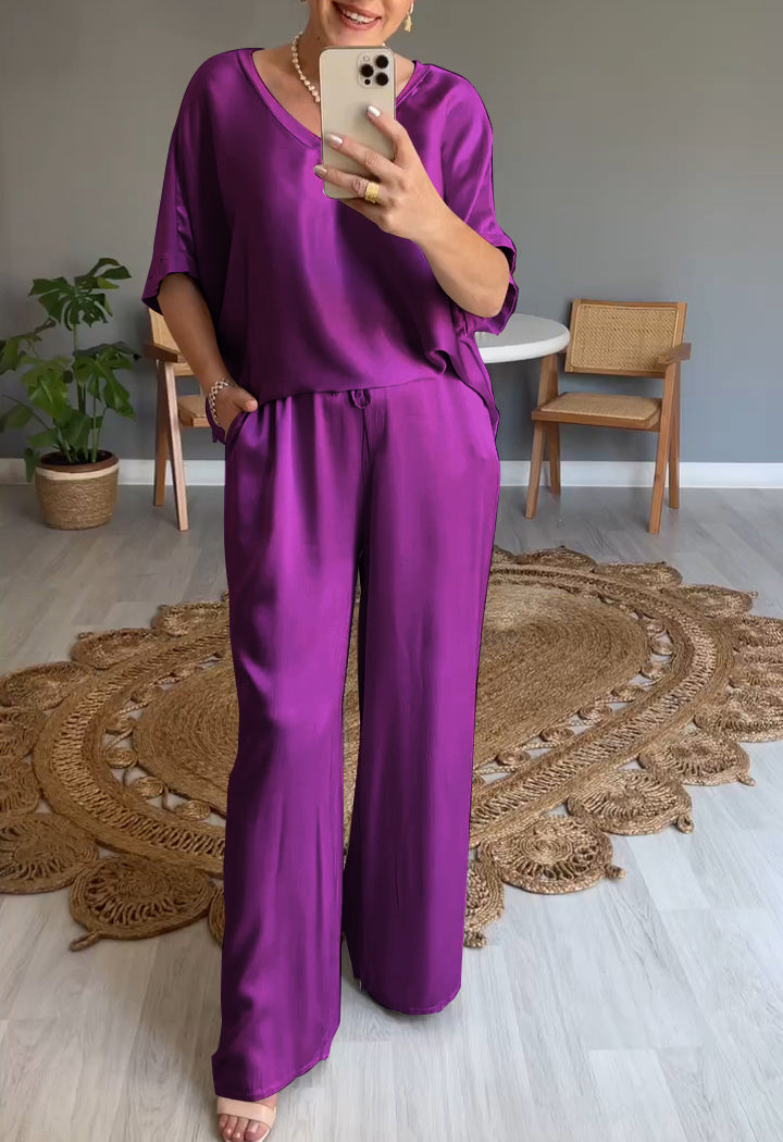 Conjunto de Cetim com Decote em V de Duas Peças