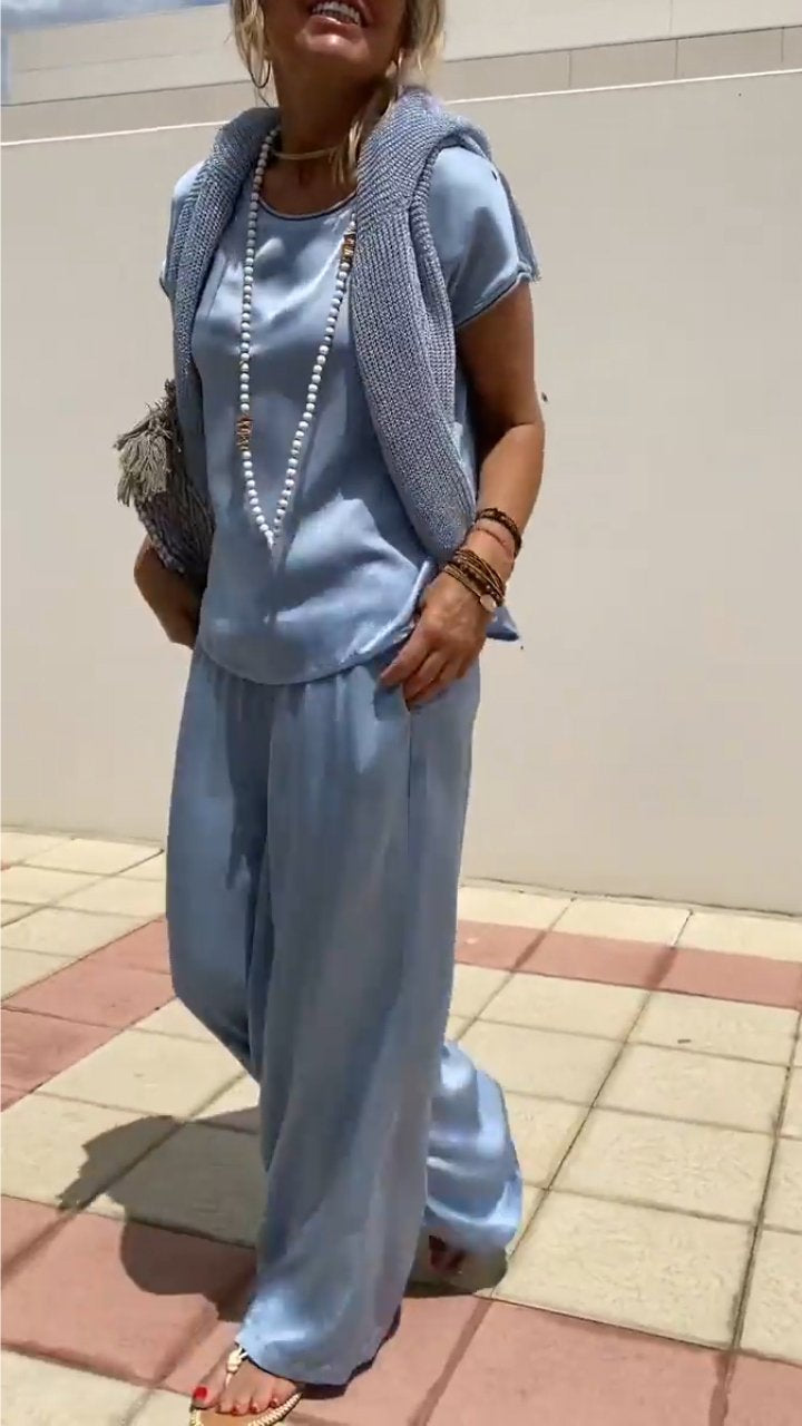 Conjunto de Duas Peças de Cetim com Gola Redonda e Manga Curta