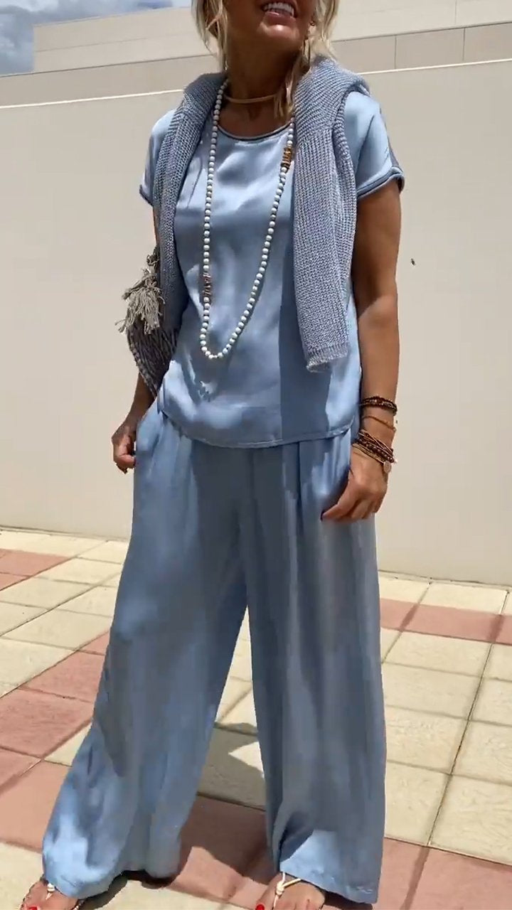 Conjunto de Duas Peças de Cetim com Gola Redonda e Manga Curta