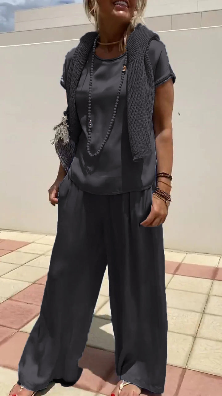 Conjunto de Duas Peças de Cetim com Gola Redonda e Manga Curta