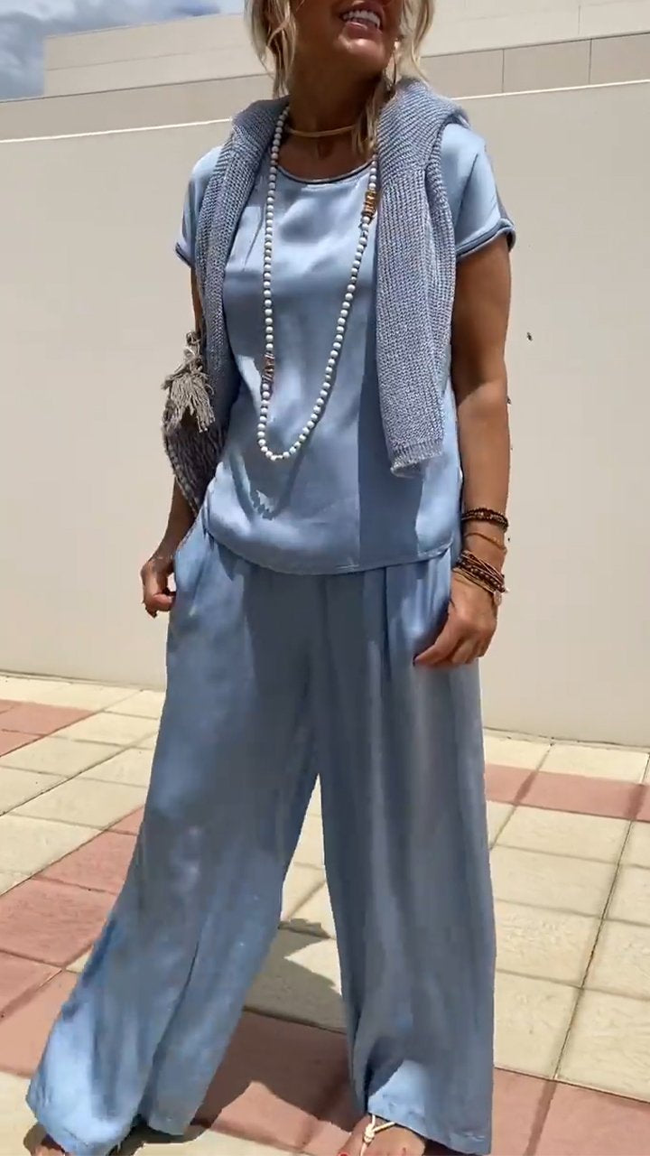 Conjunto de Duas Peças de Cetim com Gola Redonda e Manga Curta