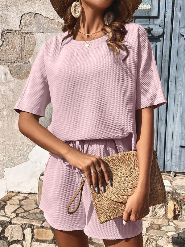 Conjunto de Duas Peças com Camisa de Manga Curta e Shorts