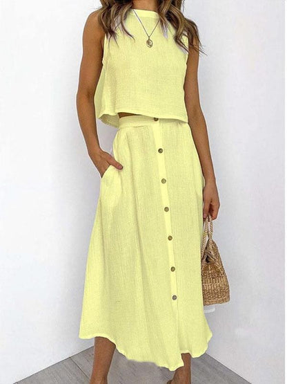 Conjunto com Camiseta sem Mangas e Vestido com Botões