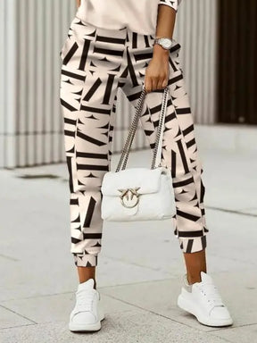 Conjunto de Top de Manga Longa com Estampa de Letras Geométricas e Calças