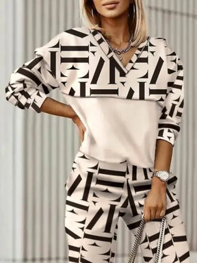 Conjunto de Top de Manga Longa com Estampa de Letras Geométricas e Calças