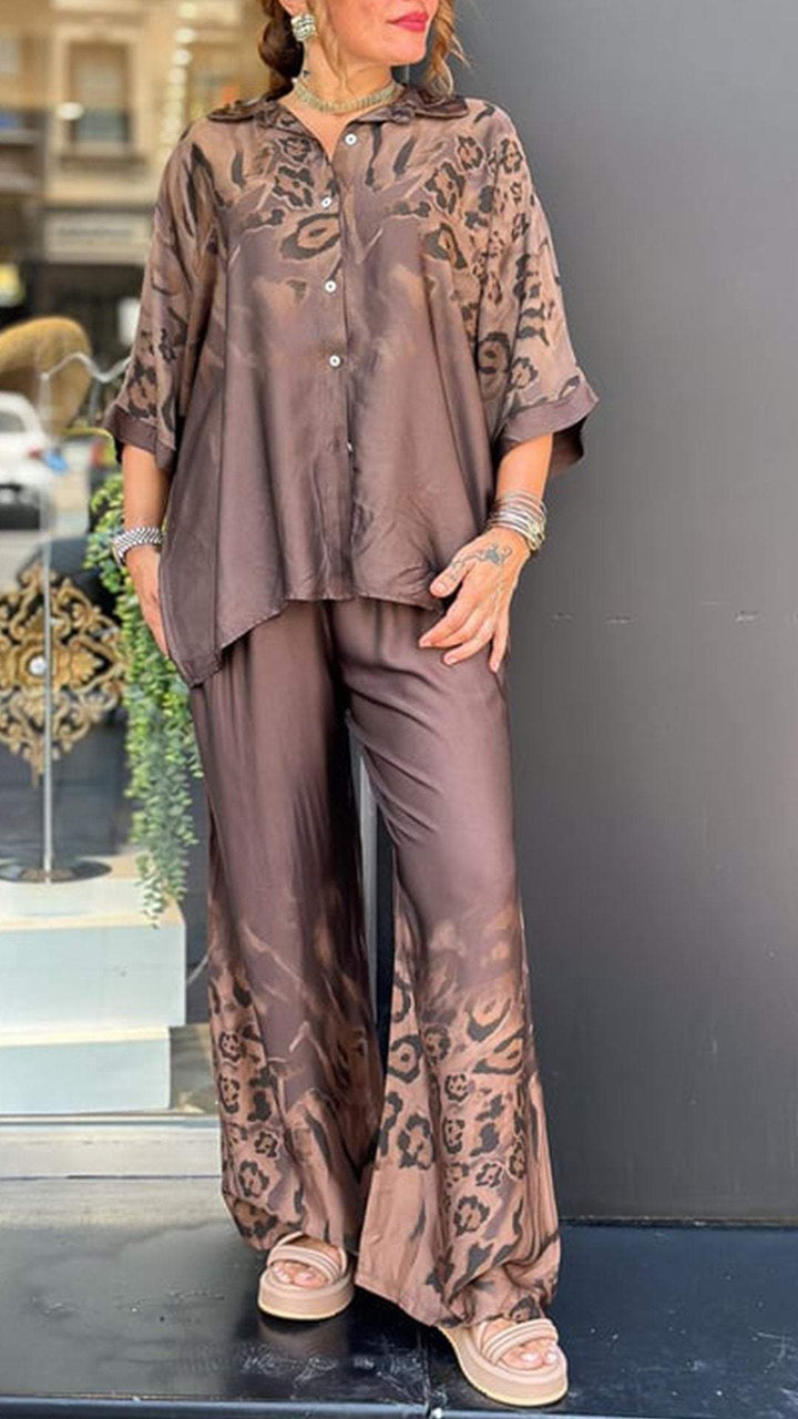 Conjunto Feminino Casual com Lapela e Estampa de Leopardo Gradiente