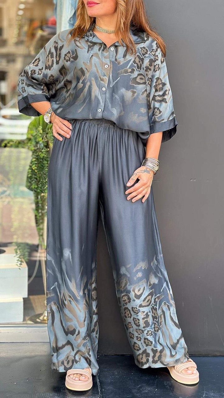 Conjunto Feminino Casual com Lapela e Estampa de Leopardo Gradiente