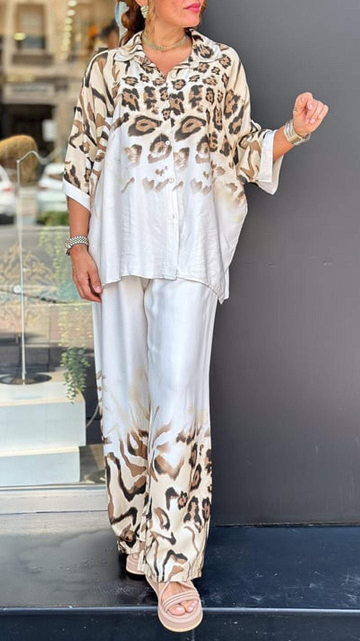 Conjunto Feminino Casual com Lapela e Estampa de Leopardo Gradiente