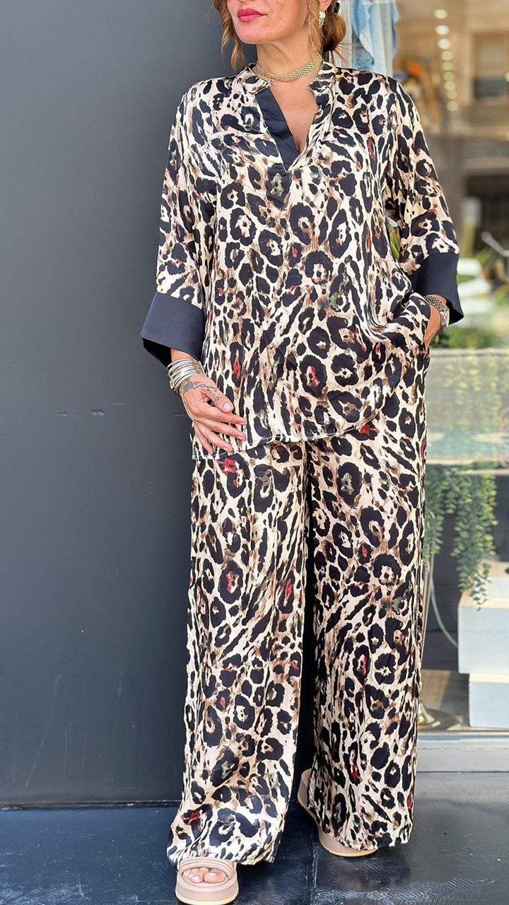 Conjunto Feminino Casual com Lapela e Manga Média com Estampa de Leopardo