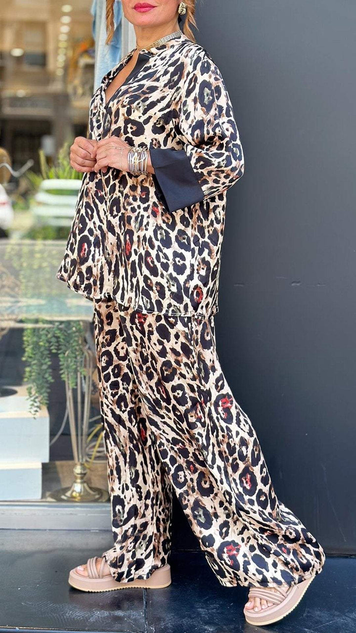 Conjunto Feminino Casual com Lapela e Manga Média com Estampa de Leopardo