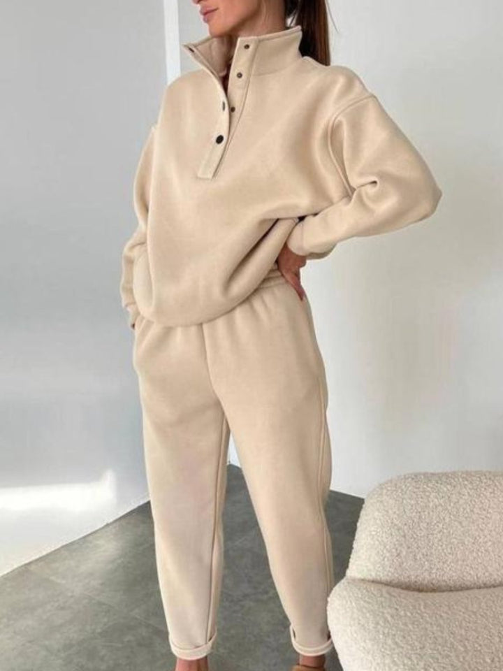 Conjunto Feminino de Botões com Gola Alta de Duas Peças