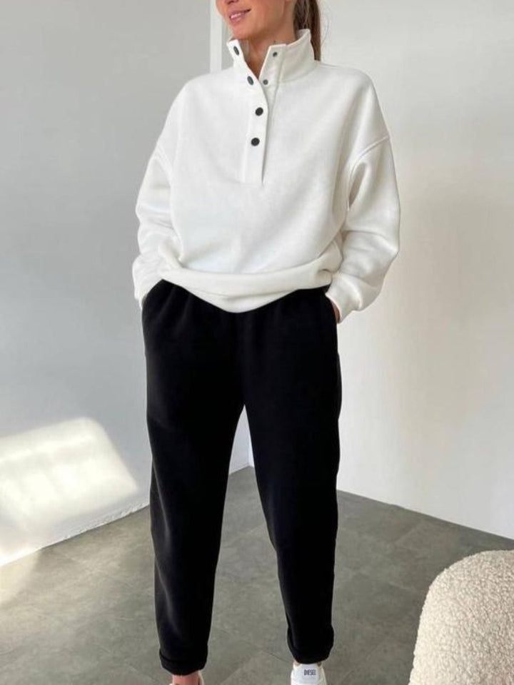 Conjunto Feminino de Botões com Gola Alta de Duas Peças