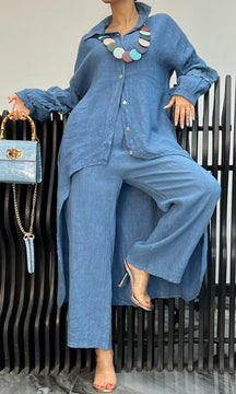 Conjunto Feminino de Camisa com Recorte nas Costas e Calças de Linho de Duas Peças