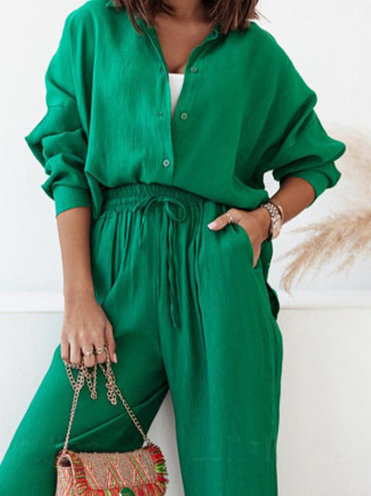 Conjunto Feminino de Camisa Longa com Manga Longa e Calças de Perna Larga com Elástico