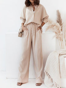 Conjunto Feminino de Camisa Longa com Manga Longa e Calças de Perna Larga com Elástico