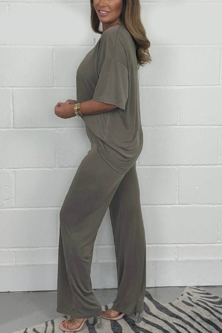 Conjunto Feminino de Camiseta e Calças para Lounge Luxuoso