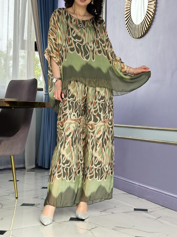 Conjunto Feminino de Chiffon Estampado com Gola Redonda