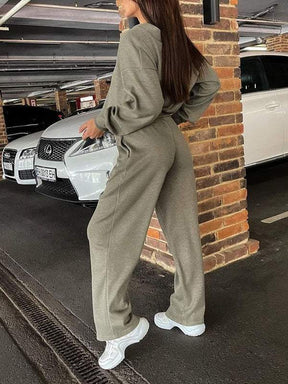 Conjunto Feminino de Jaqueta de Malha com Botões e Calças de Duas Peças