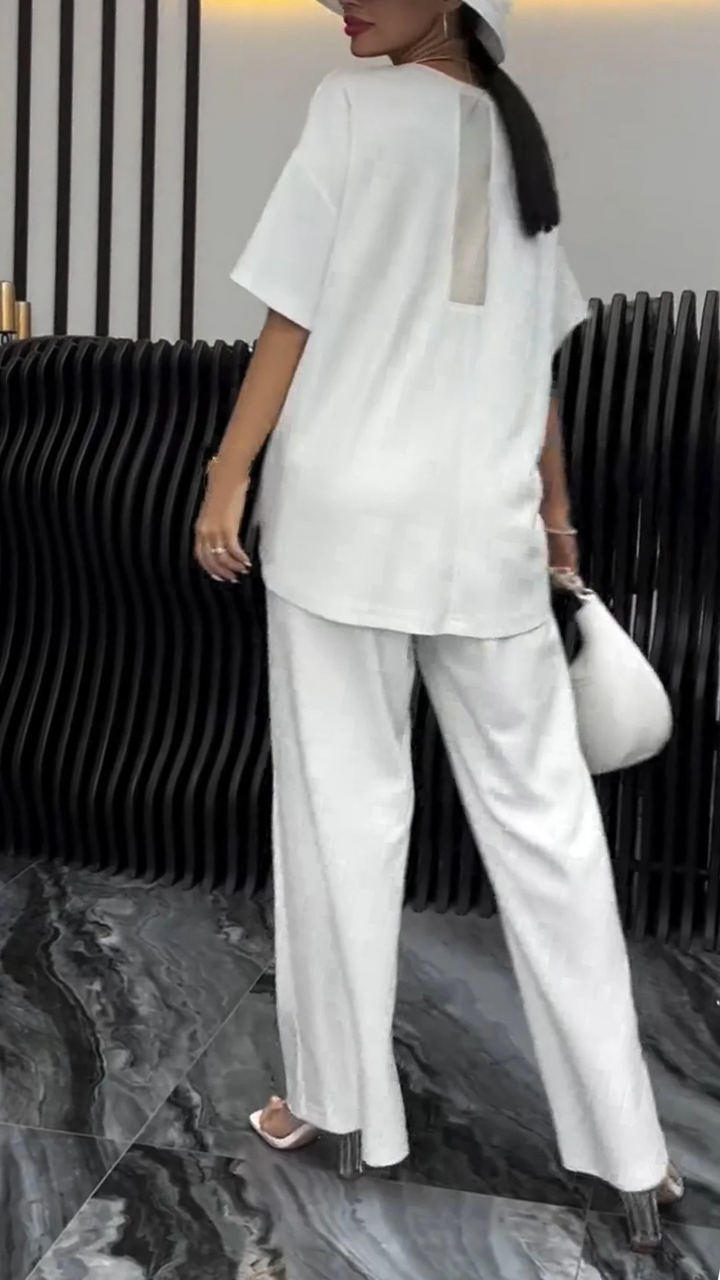 Conjunto Feminino de Manga Curta com Gola Redonda