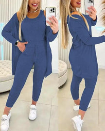 Conjunto Feminino de Regata com Gola Redonda e Calça com Cordão e Casaco