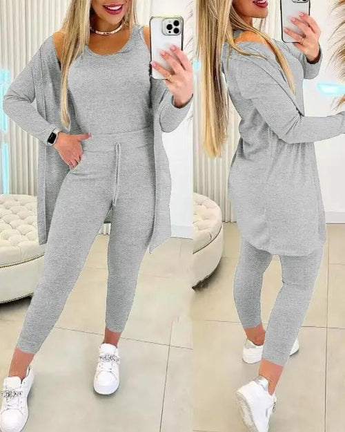 Conjunto Feminino de Regata com Gola Redonda e Calça com Cordão e Casaco