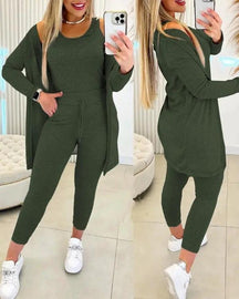 Conjunto Feminino de Regata com Gola Redonda e Calça com Cordão e Casaco