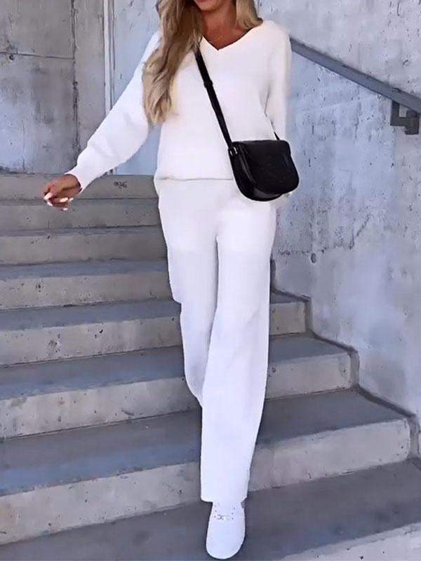 Conjunto Feminino de Top de Cor Sólida com Decote em V e Calças de Duas Peças