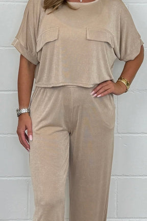 Conjunto Feminino de Top Cropped e Calças