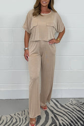 Conjunto Feminino de Top Cropped e Calças