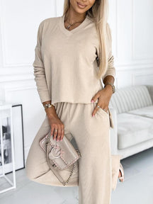 Conjunto Feminino de Top e Calça de Perna Larga de Cor Sólida