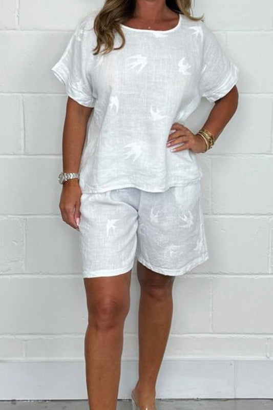 Conjunto Feminino de Top Estampado com Pássaros e Shorts de Linho