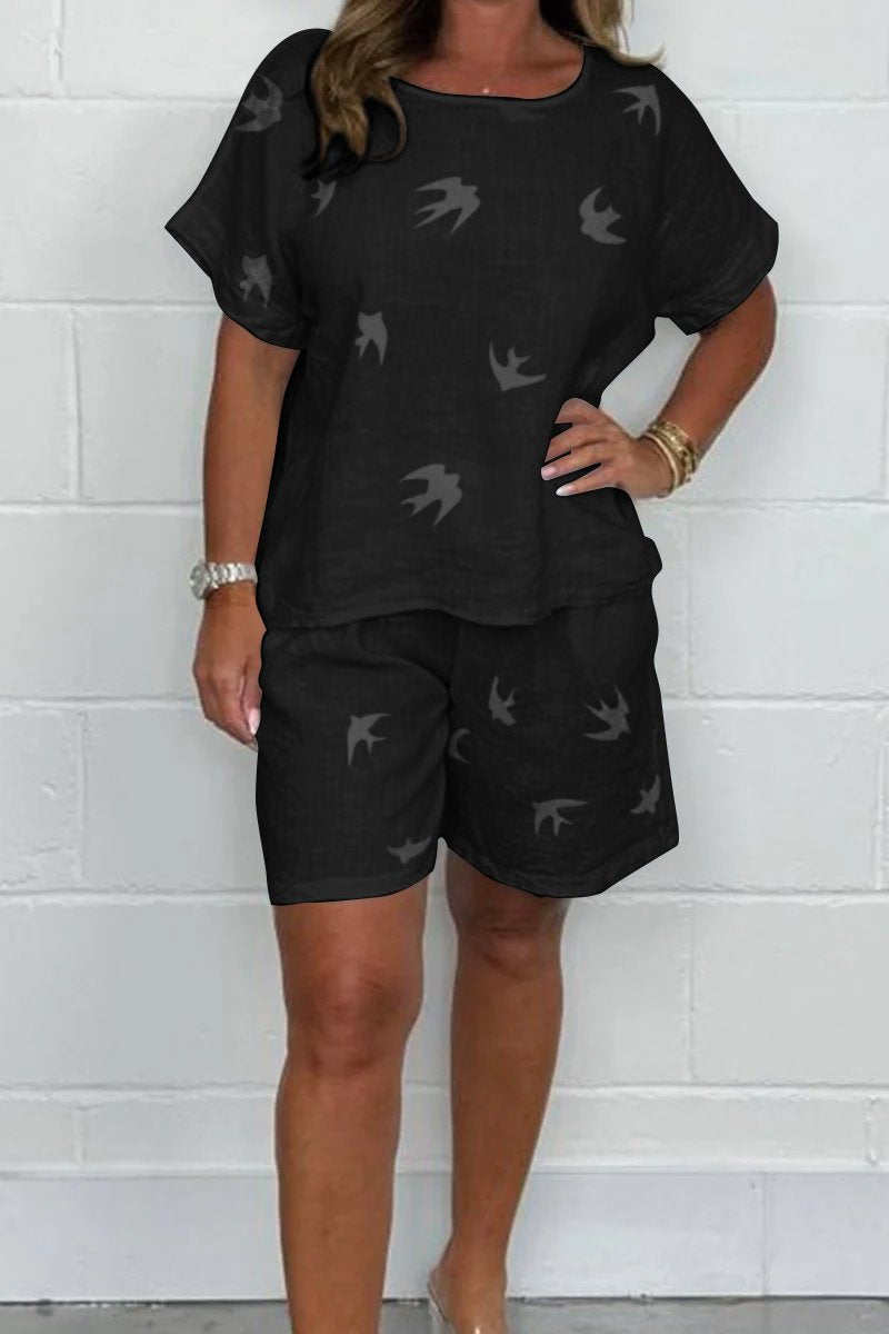 Conjunto Feminino de Top Estampado com Pássaros e Shorts de Linho